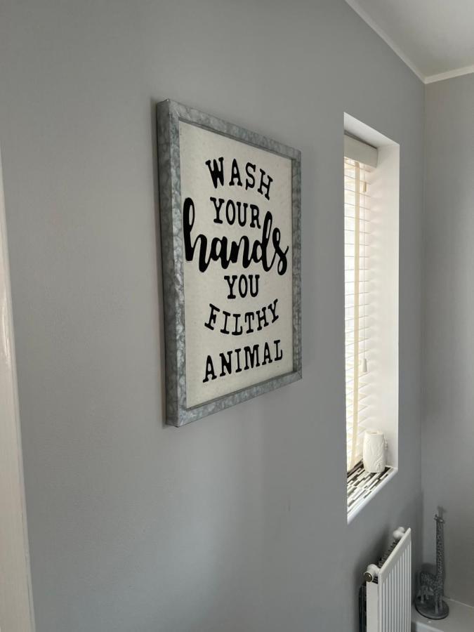 The Belfry 3 Bedrooms 2 Bathrooms Contractors & Family Higham Ferrers Екстериор снимка