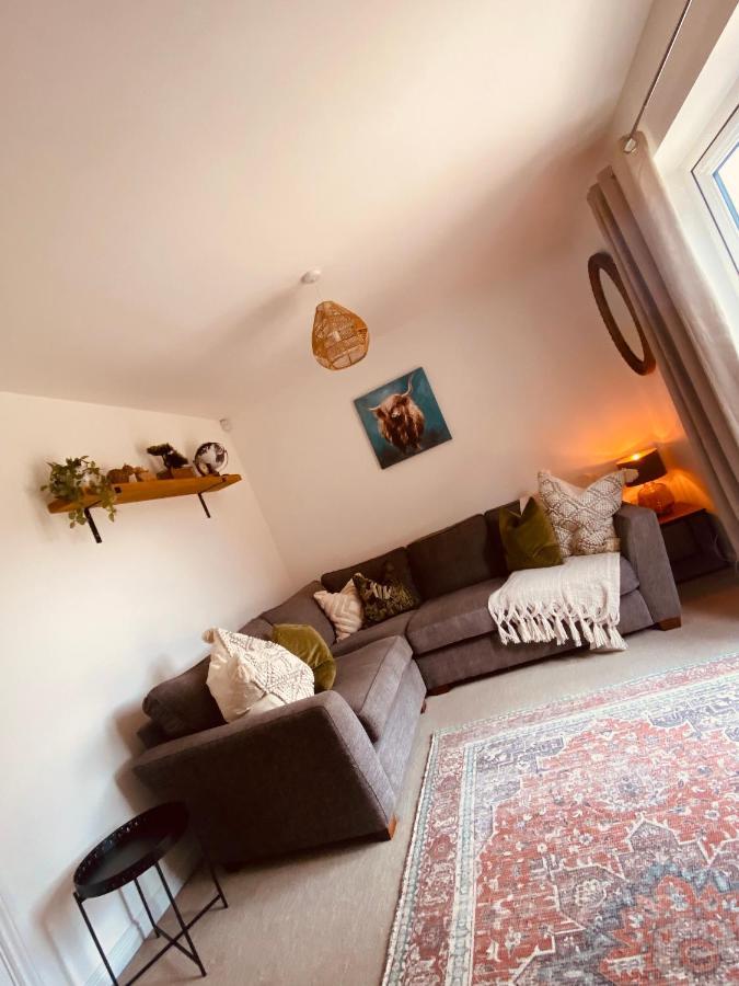 The Belfry 3 Bedrooms 2 Bathrooms Contractors & Family Higham Ferrers Екстериор снимка