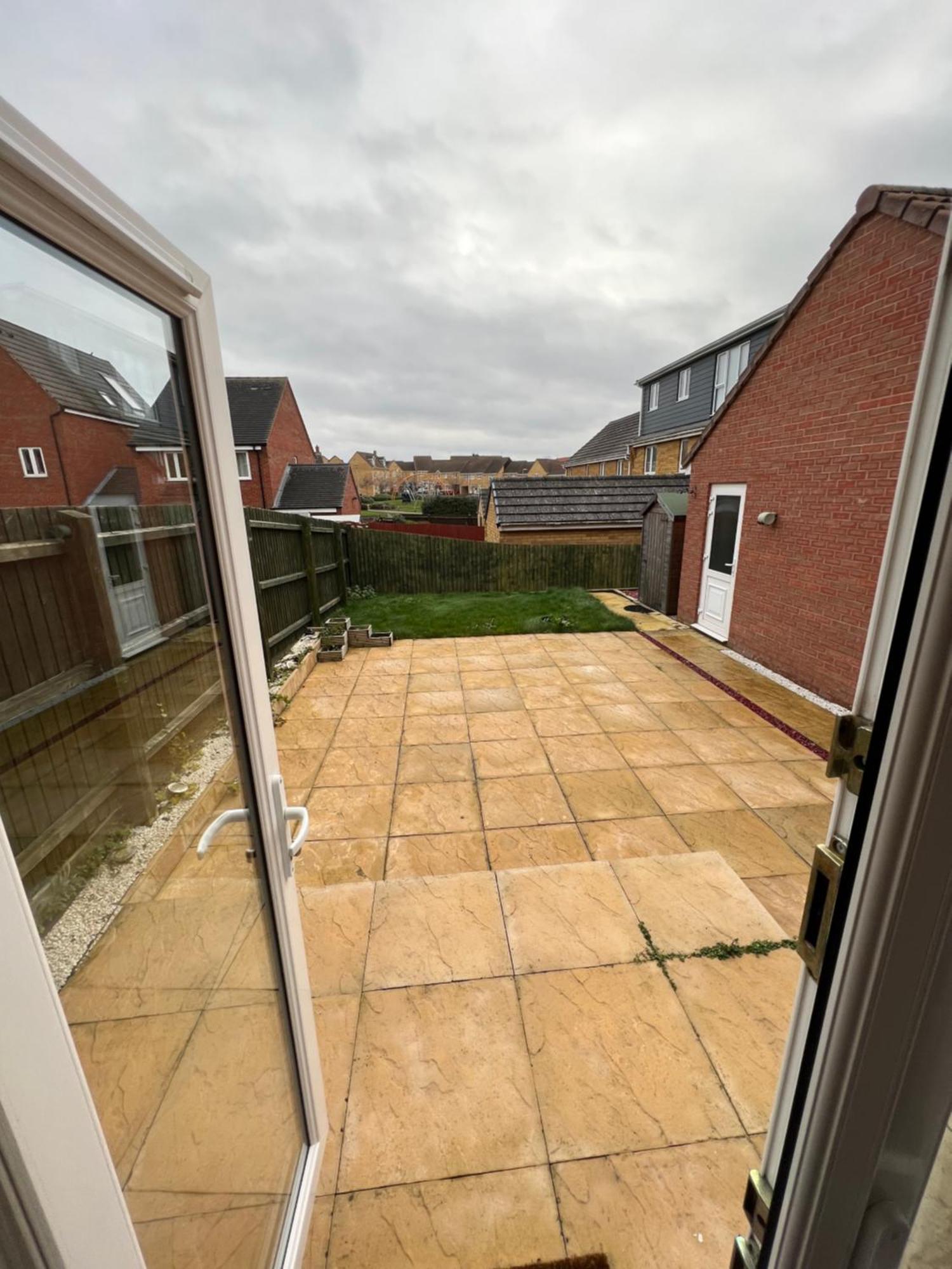 The Belfry 3 Bedrooms 2 Bathrooms Contractors & Family Higham Ferrers Екстериор снимка